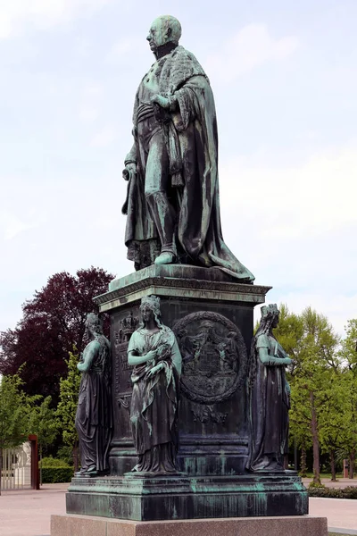 Bronzen Standbeeld Groothertog Karl Friedrich Voorkant Van Het Kasteel Karlsruhe — Stockfoto