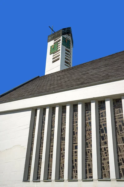 Сучасна Церква Великим Боковим Вікном — стокове фото