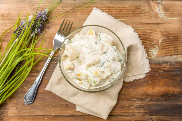 Frischer Kartoffelsalat Mit Schinken — Stockfoto