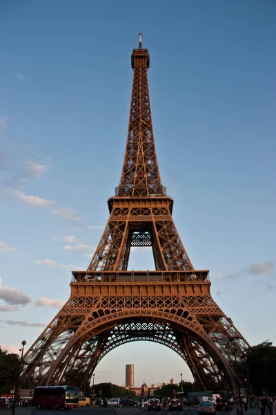 Güneşli Bir Günde Paris Teki Eyfel Kulesi — Stok fotoğraf