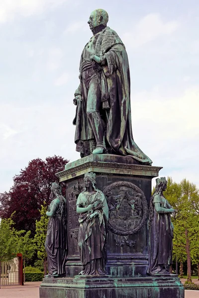 Wielki Książę Karl Friedrich Przed Zamkiem Karlsruhe — Zdjęcie stockowe