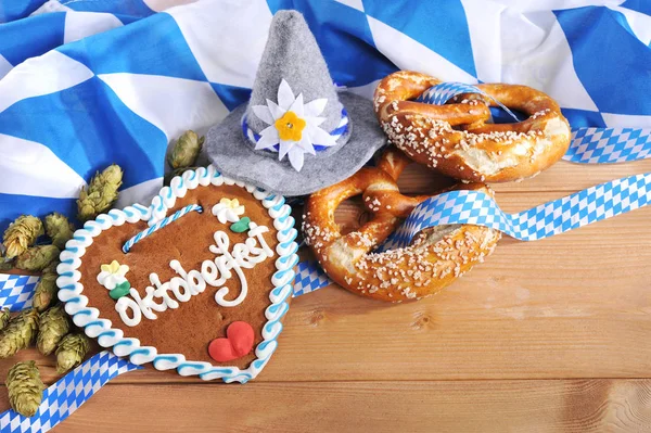 Original Bavarian Gingerbread Heart Gamsbart Pretzels — Stock Photo, Image