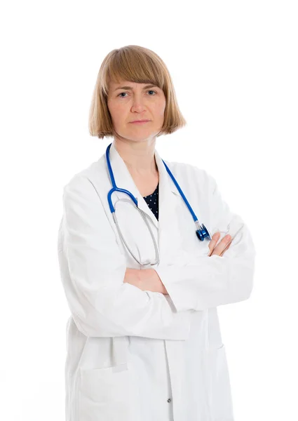Giovane Medico Donna Con Braccia Incrociate Davanti Sfondo Bianco — Foto Stock