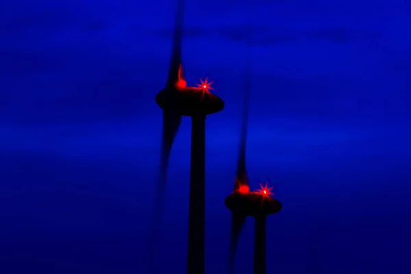 Turbina Eólica Por Noche —  Fotos de Stock