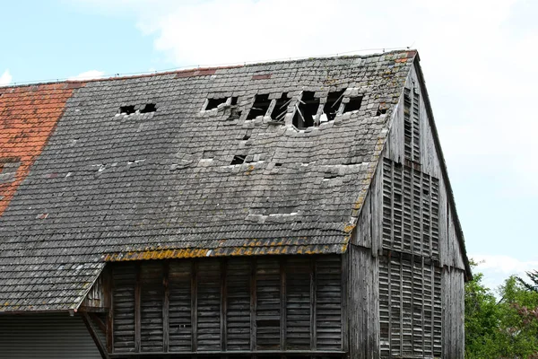 Крыша Сарая После Шторма — стоковое фото