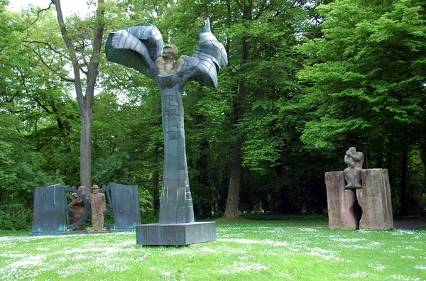 Vista Panoramica Delle Sculture Nel Parco Cittadino — Foto Stock