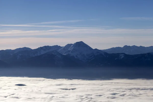 Blick Über Kärnten Zum Mittagskogel Über Den Wolken Der Gerlitzen — Stockfoto