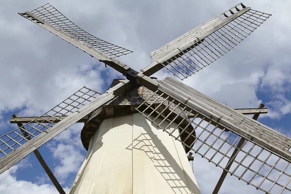 Die Windmühle Großenheerse Petershagen Mit Blauem Himmel Und Weißen Wolken — Stockfoto