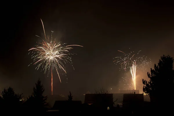 Feriado Explosão Fogos Artifício Céu Noturno Celebração — Fotografia de Stock