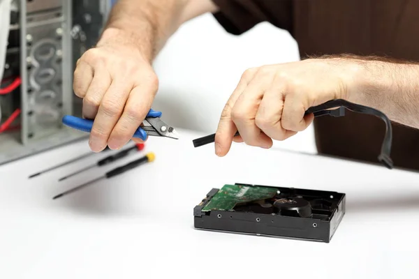 Close Technician Repairing Computer Workshop — Stock Photo, Image