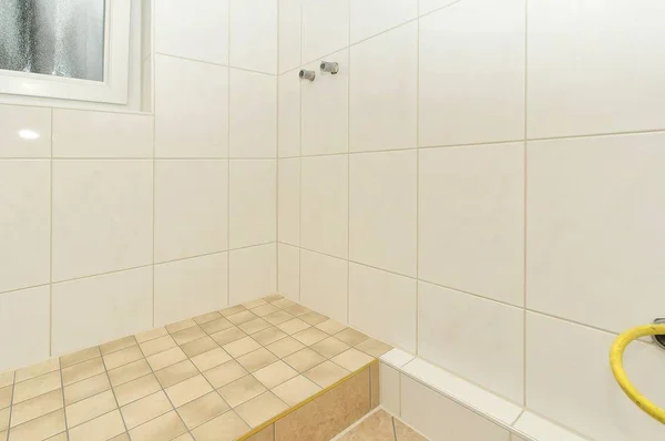 Wit Toilet Badkamer — Stockfoto