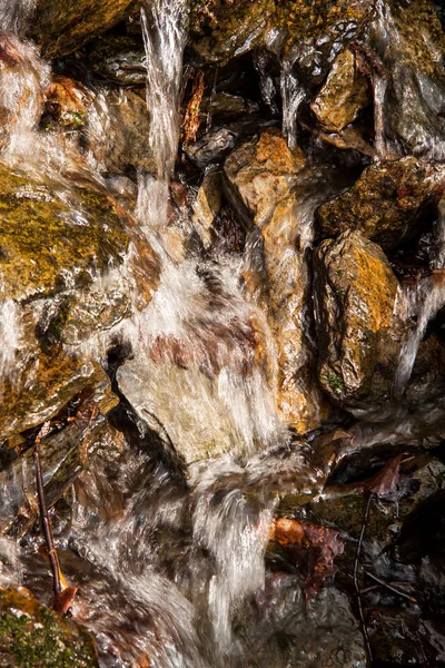 Hermosa Cascada Sobre Fondo Naturaleza —  Fotos de Stock