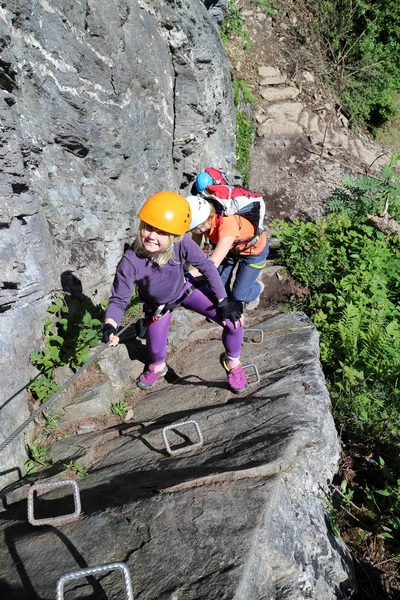 Escalade Dans Paroi Rocheuse — Photo