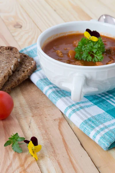 Carne Boi Guisado Goulash Servido Mesa — Fotografia de Stock