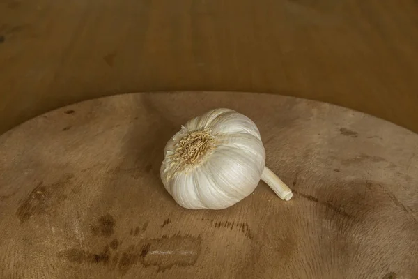 Alho Uma Tábua Madeira — Fotografia de Stock