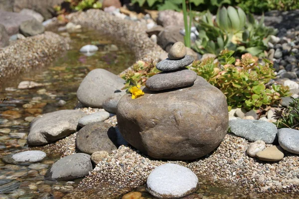 Uma Pedra Estrada Fluxo — Fotografia de Stock