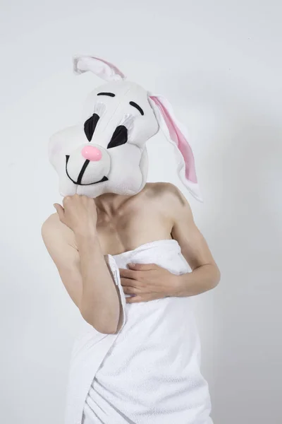 Kaninchen Mit Weißem Handtuch — Stockfoto