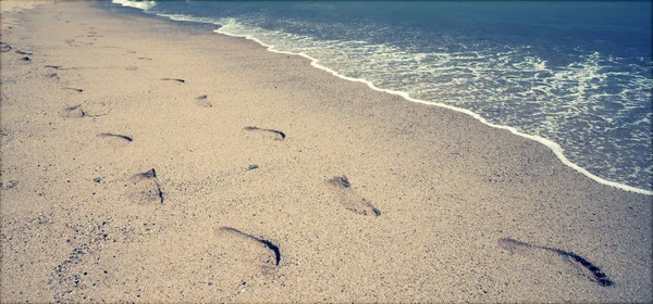 Footsteps Sand Beach Retro Styled Photo — Stock Photo, Image