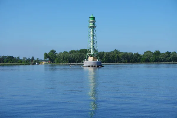 Faro Sobre Avestruz —  Fotos de Stock