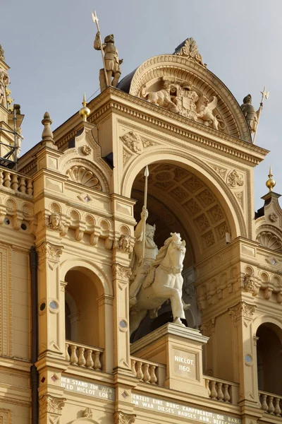 Malowniczy Widok Majestatycznej Średniowiecznej Architektury Zamku — Zdjęcie stockowe