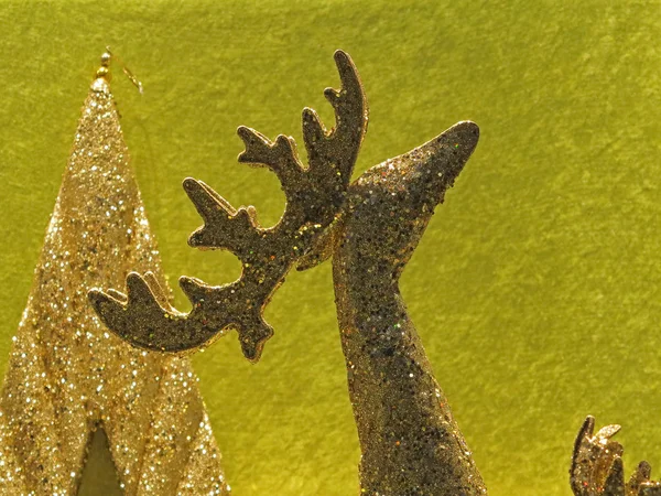 クリスマス飾り 黄金トナカイ — ストック写真