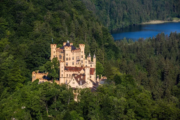 Zamek Hohenschwangau Nad Jeziorem Schwan — Zdjęcie stockowe