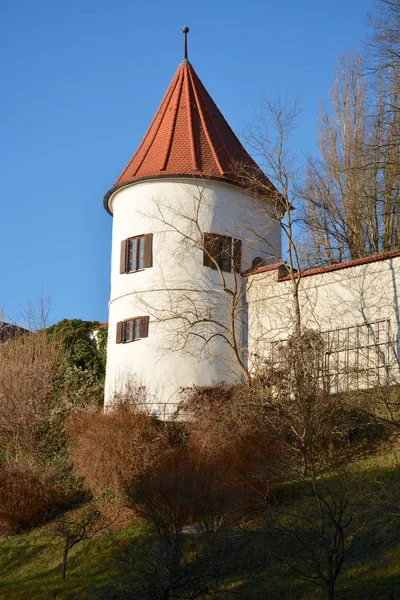 纽堡和多瑙的城墙塔楼 — 图库照片