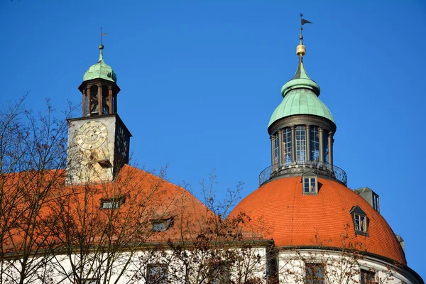 尼堡城堡的塔楼和多瑙城堡 — 图库照片