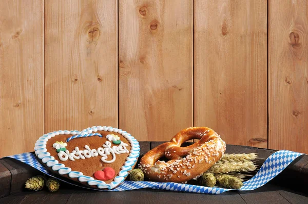 Bavarian Oktoberfestbreakfast Gingerbread Heart Farms Wheat Old Beer Barrel — Stockfoto