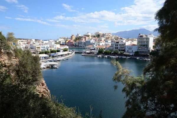 Човни Agios Nikolaos Crete Agios Nikolaos Lake Voulismenis Greece Mediterranese — стокове фото