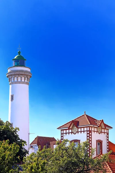 Білий Маяк Порт Марія Кіберон Перед Блакитним Небом — стокове фото