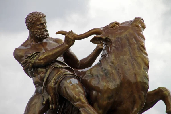 Sculpture Herakles Avec Taureau Château Schwerin — Photo