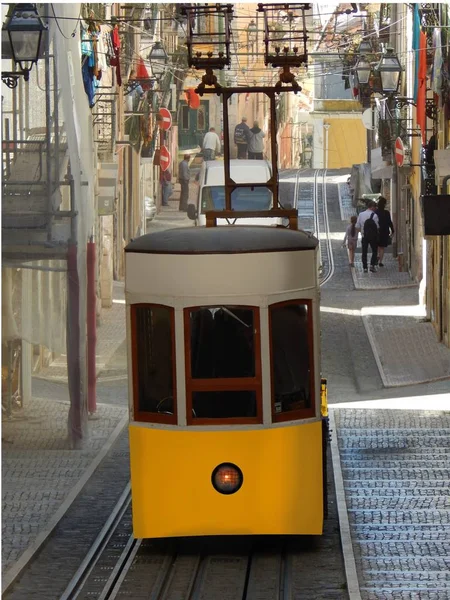 Historiska Spårvagn Lisbon — Stockfoto