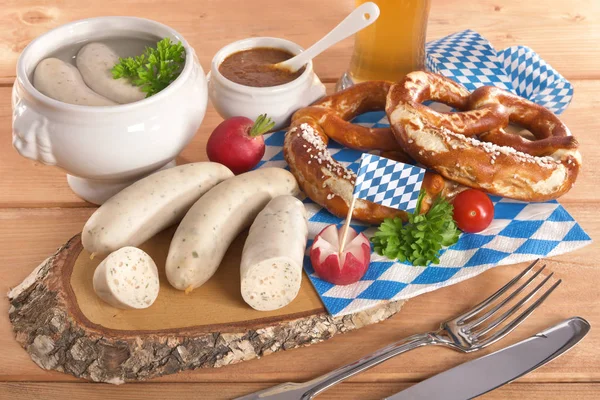 White Sausage Breakfast Sausages Pretzels White Beer Sweet Mustard Wooden — Φωτογραφία Αρχείου