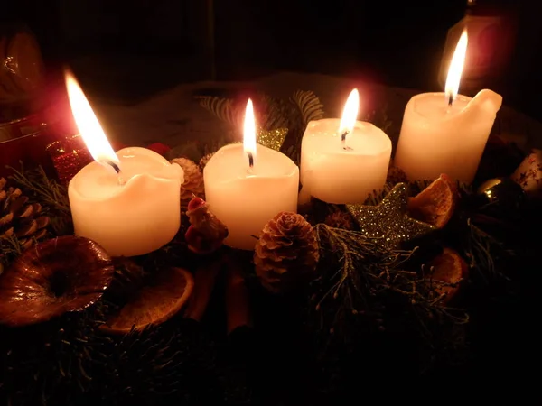 Vier Brennende Adventskerzen Weihnachten — Stockfoto