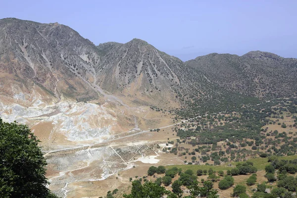 Imponujący Krater Krajobraz Wulkaniczny Wyspie Nisyros Grecja — Zdjęcie stockowe