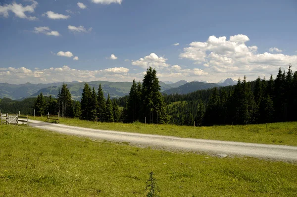 Vacker Utsikt Över Majestätiska Alperna Landskap — Stockfoto