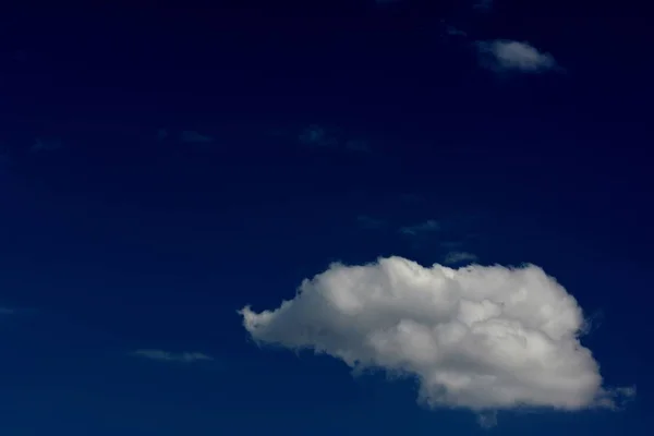 Mooie Bewolkte Lucht Achtergrond — Stockfoto