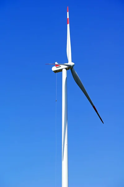 One Worker Let Oneself Rope Extreme Hight Wind Generator — Stock Photo, Image