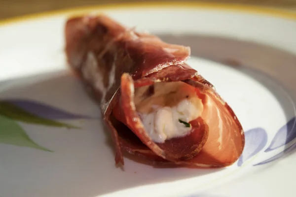 Prosciutto Crudo Parma Ripieno Spalmabile Formaggio Morbido — Foto Stock