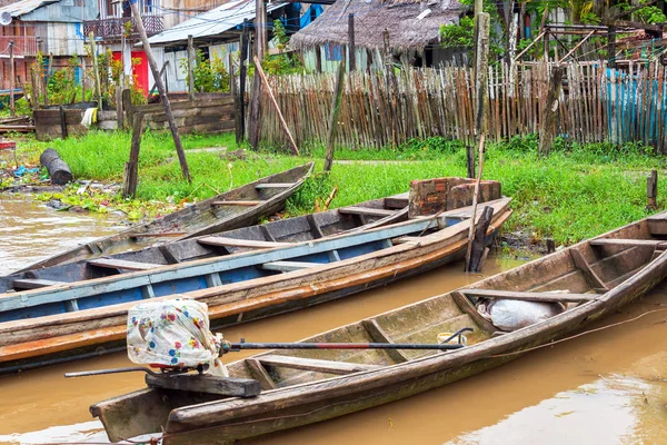 Canoas Orillas Del Río Amazonas Ciudad Tamshiyacu Cerca Iquitos Perú — Foto de Stock