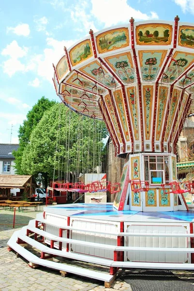 Süß Ein Kleiner Historischer Kinderwirbel Auf Der Kirmes — Stockfoto