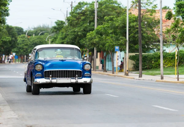 Cuba Vecchio Blu Americano Auto Epoca Sulla Strada Varadero — Foto Stock