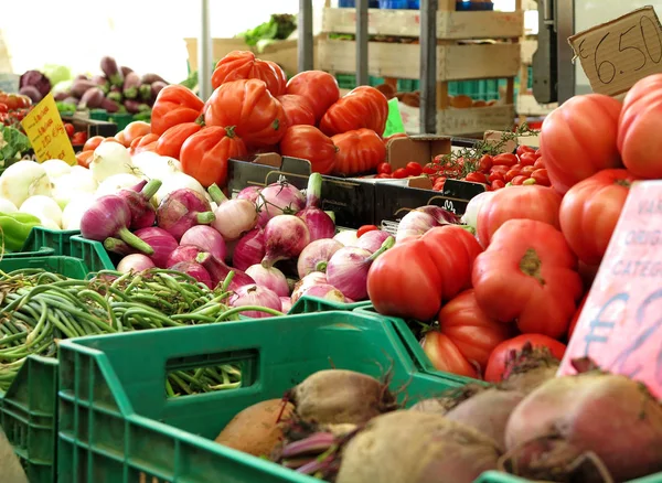 Barraca Mercado Com Muitos Vegetais Luz Grande — Fotografia de Stock