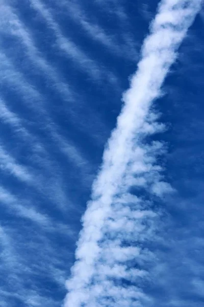 Güzel Bulutlu Gökyüzü Arkaplanı — Stok fotoğraf