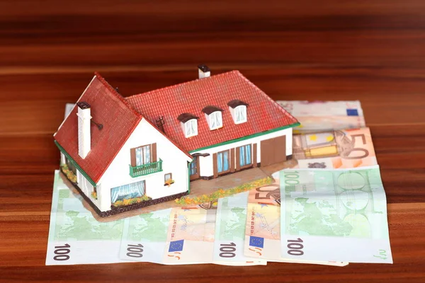 Euro Scheine Mit Haussymbol — Stockfoto