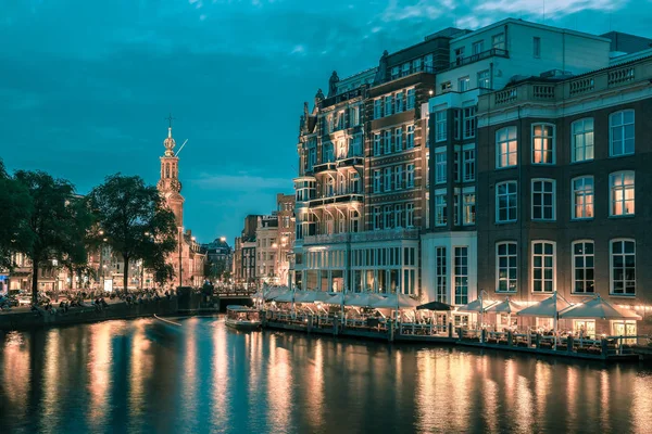 Amsterdam Kanalı Köprü Munttoren Kulesi Hollanda Hollanda Havalı Tonlarda Tonlama — Stok fotoğraf