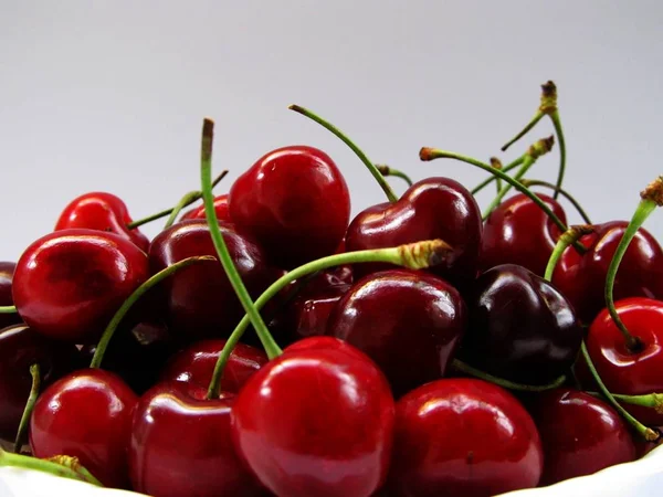 Frische Rote Kirschen Auf Hintergrund Nahaufnahme — Stockfoto