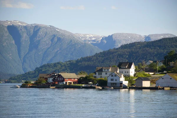 Mała Norweska Wioska Fiordzie Hardanger Skandynawia — Zdjęcie stockowe