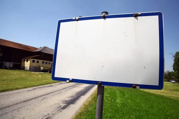 Färgbild Tom Vit Skylt — Stockfoto